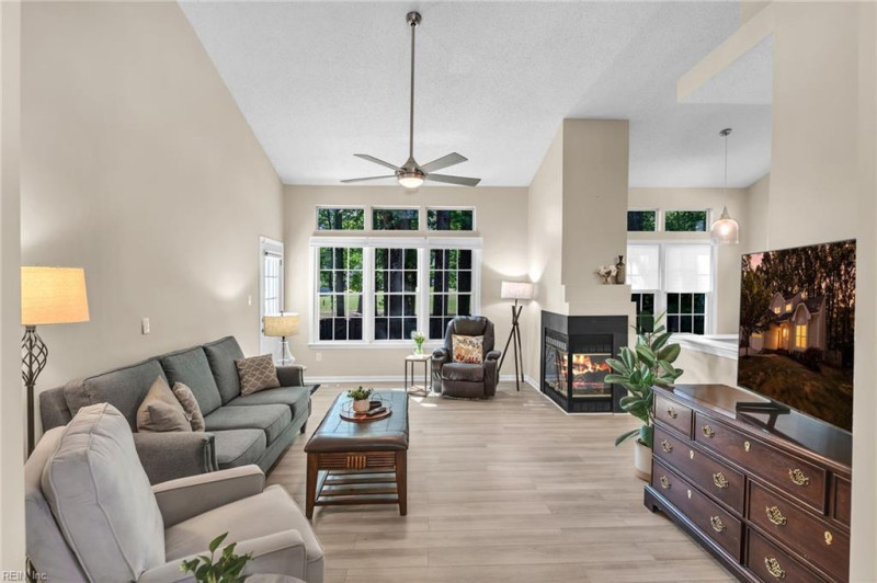 Photo 7 of 40 residential for sale in Chesapeake virginia