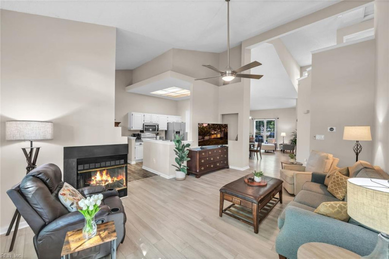 Photo 8 of 40 residential for sale in Chesapeake virginia