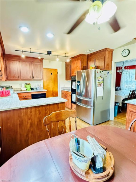 Photo 11 of 24 residential for sale in Chesapeake virginia