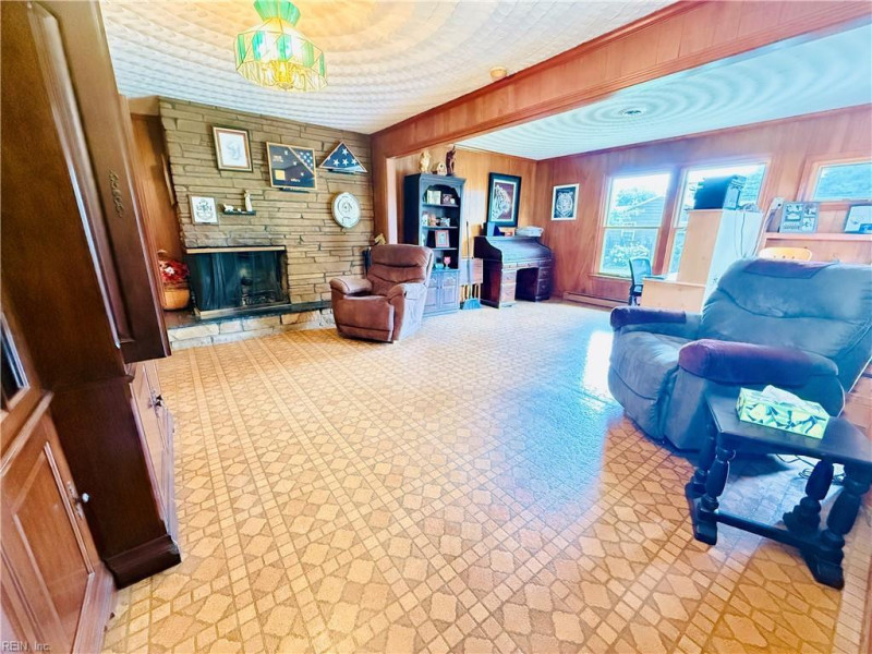 Photo 12 of 24 residential for sale in Chesapeake virginia