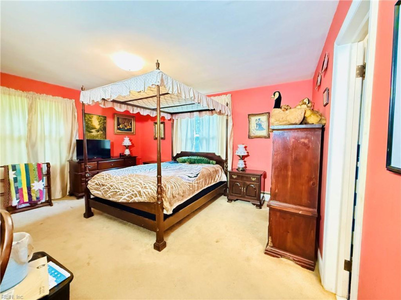 Photo 17 of 24 residential for sale in Chesapeake virginia
