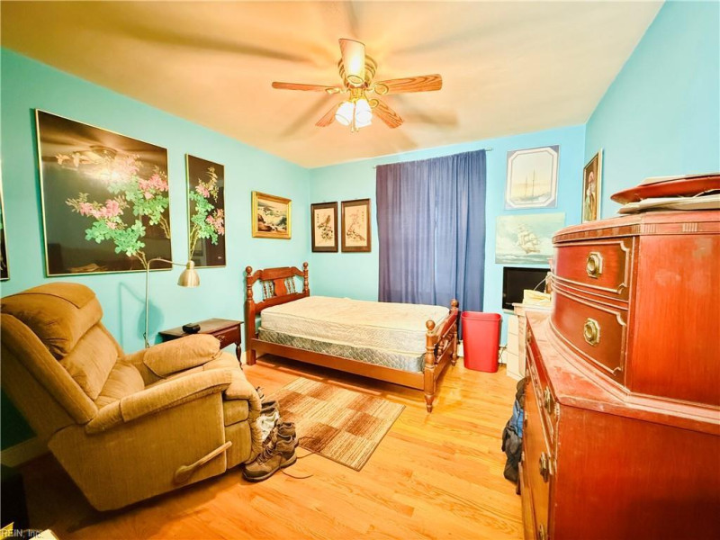 Photo 21 of 24 residential for sale in Chesapeake virginia
