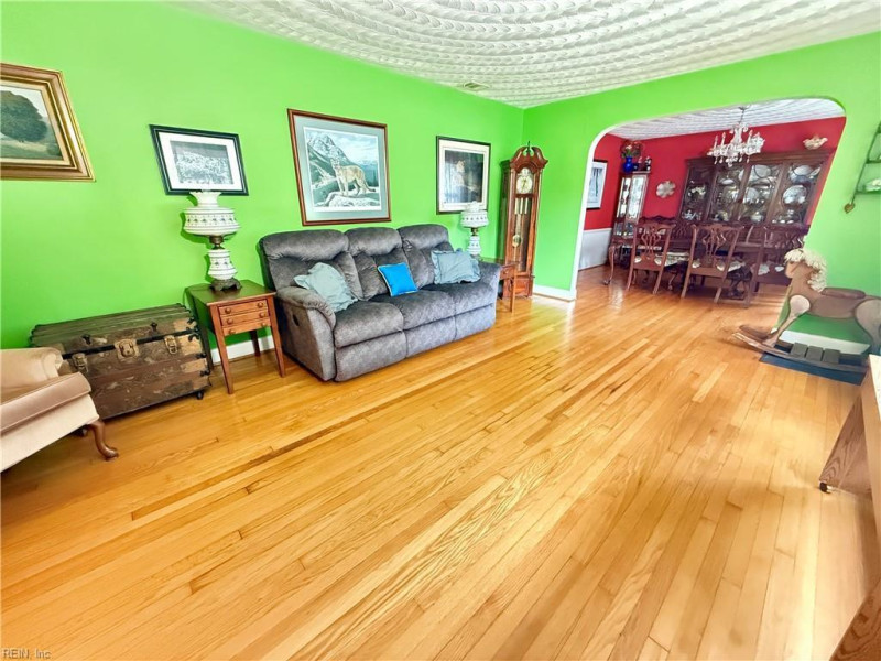 Photo 6 of 24 residential for sale in Chesapeake virginia