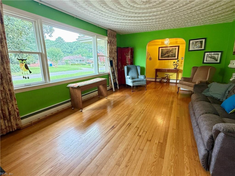 Photo 7 of 24 residential for sale in Chesapeake virginia