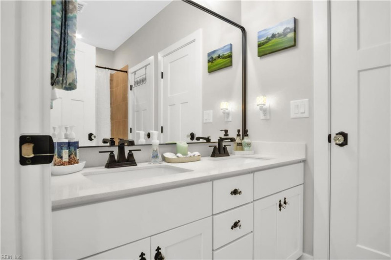 Photo 30 of 47 residential for sale in York County virginia