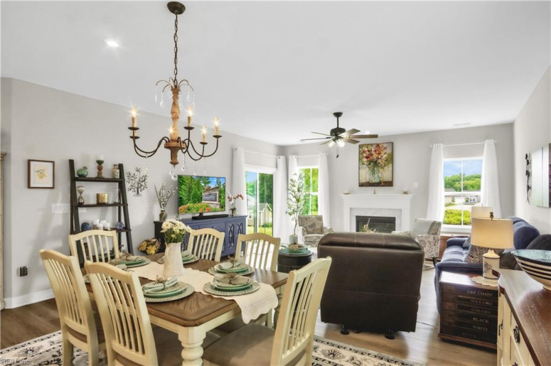 Photo 4 of 47 residential for sale in York County virginia