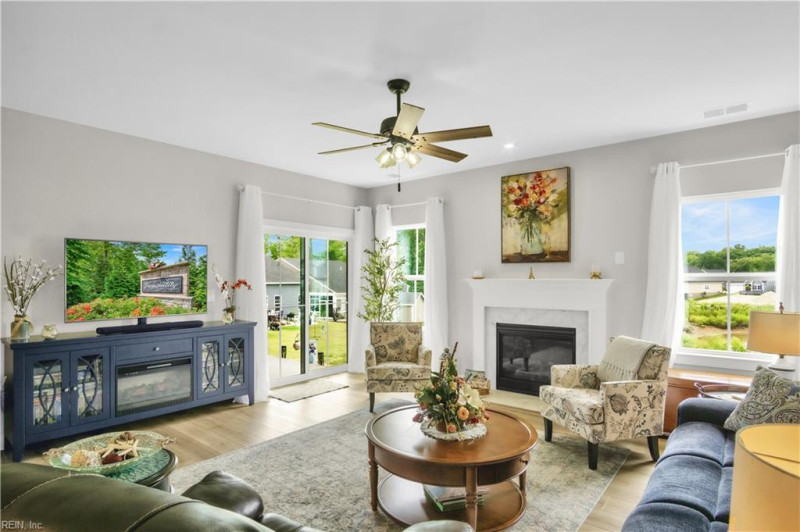 Photo 5 of 47 residential for sale in York County virginia