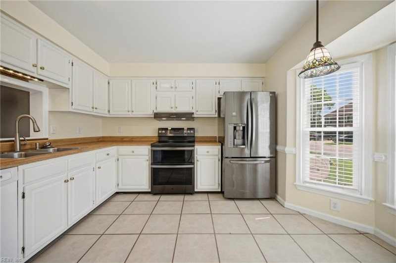 Photo 12 of 40 residential for sale in Virginia Beach virginia