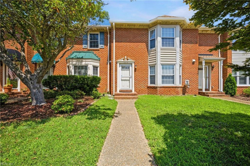 Photo 2 of 40 residential for sale in Virginia Beach virginia