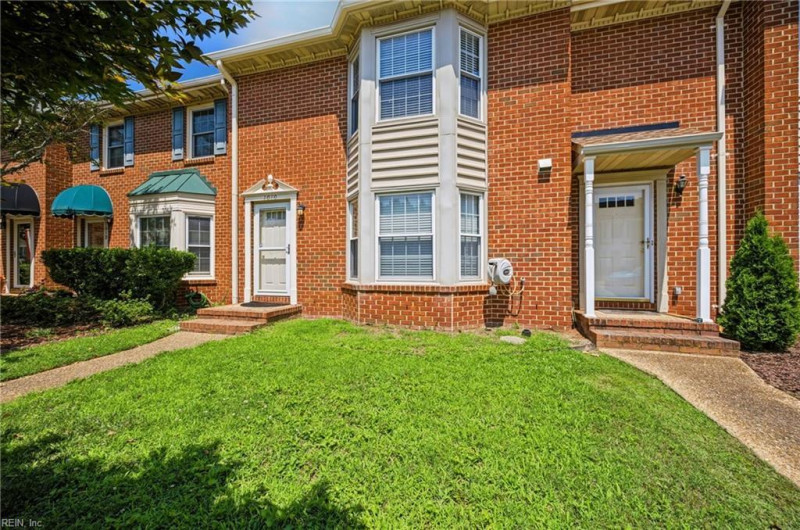 Photo 3 of 40 residential for sale in Virginia Beach virginia