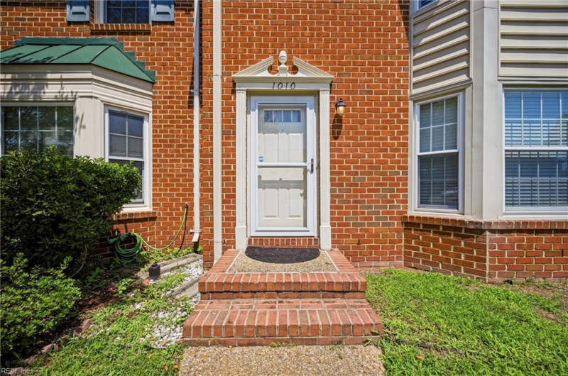 Photo 4 of 40 residential for sale in Virginia Beach virginia