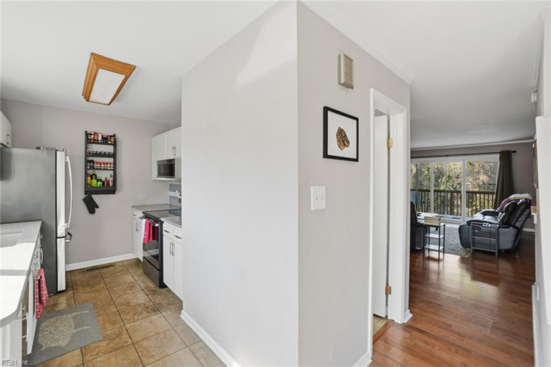 Photo 11 of 43 residential for sale in Virginia Beach virginia