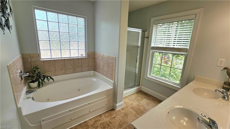 Photo 13 of 29 residential for sale in Virginia Beach virginia