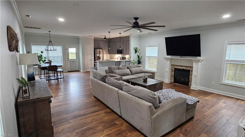 Photo 5 of 29 residential for sale in Virginia Beach virginia