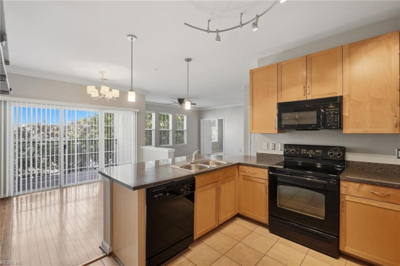 Photo 10 of 48 residential for sale in Norfolk virginia