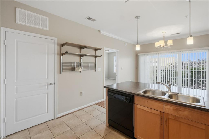 Photo 11 of 48 residential for sale in Norfolk virginia