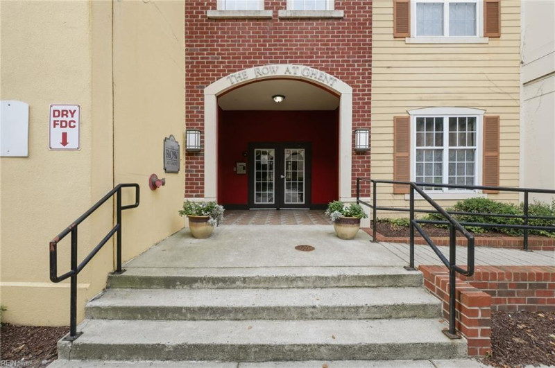 Photo 3 of 48 residential for sale in Norfolk virginia