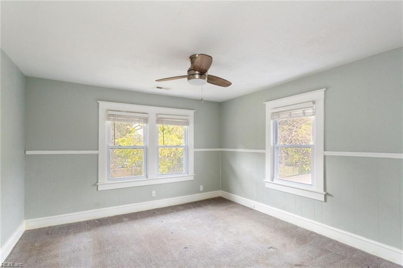 Photo 15 of 22 residential for sale in Hampton virginia