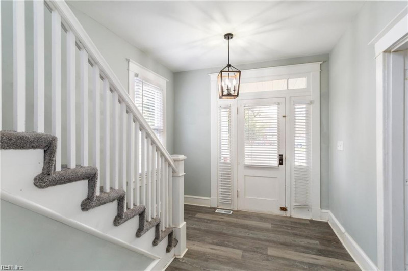 Photo 4 of 22 residential for sale in Hampton virginia