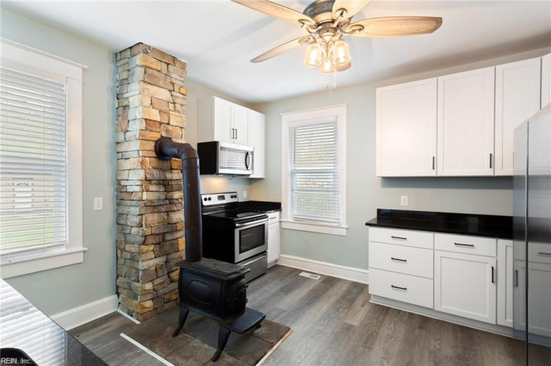 Photo 9 of 22 residential for sale in Hampton virginia