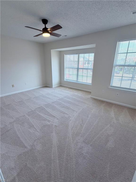 Photo 13 of 19 residential for sale in Chesapeake virginia