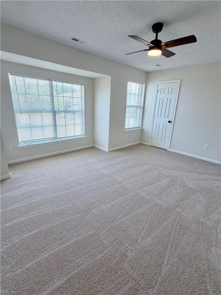 Photo 15 of 19 residential for sale in Chesapeake virginia
