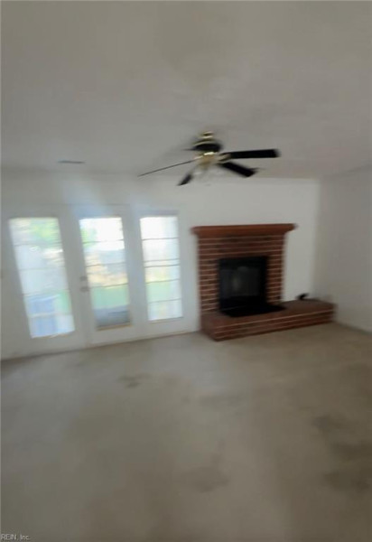 Photo 3 of 8 residential for sale in Chesapeake virginia