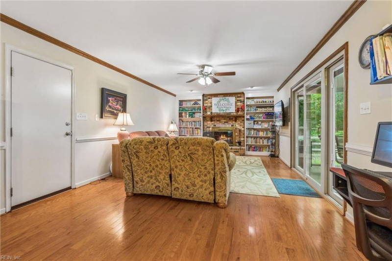 Photo 17 of 50 residential for sale in York County virginia