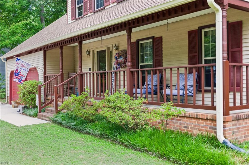Photo 4 of 50 residential for sale in York County virginia
