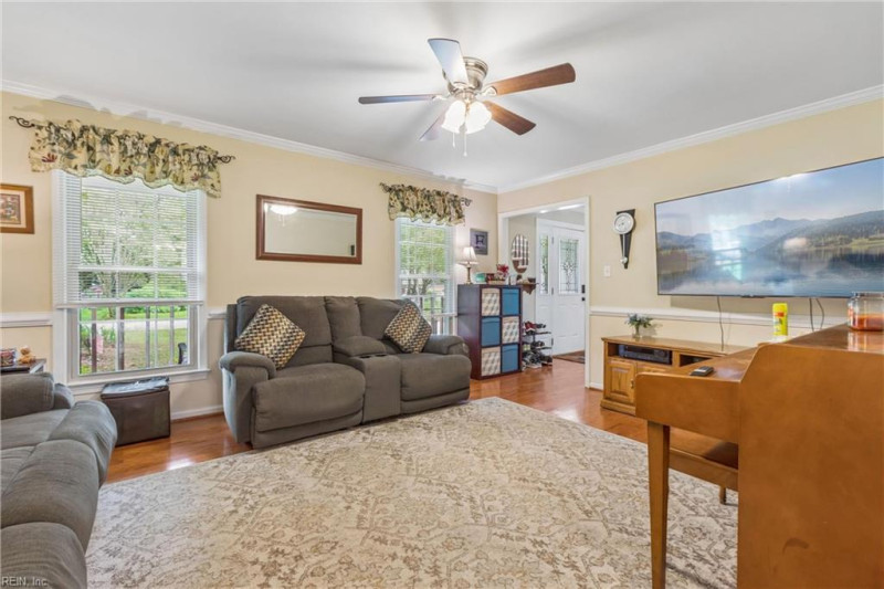 Photo 8 of 50 residential for sale in York County virginia