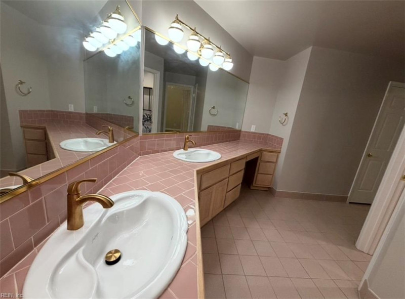 Photo 18 of 30 residential for sale in Hampton virginia