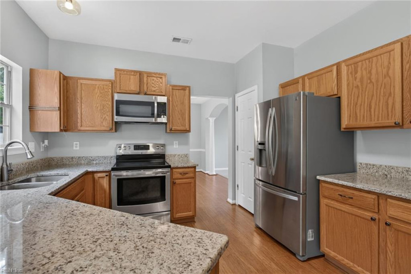 Photo 13 of 44 residential for sale in Suffolk virginia