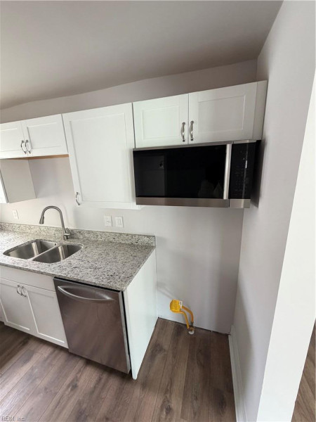 Photo 11 of 17 residential for sale in Portsmouth virginia