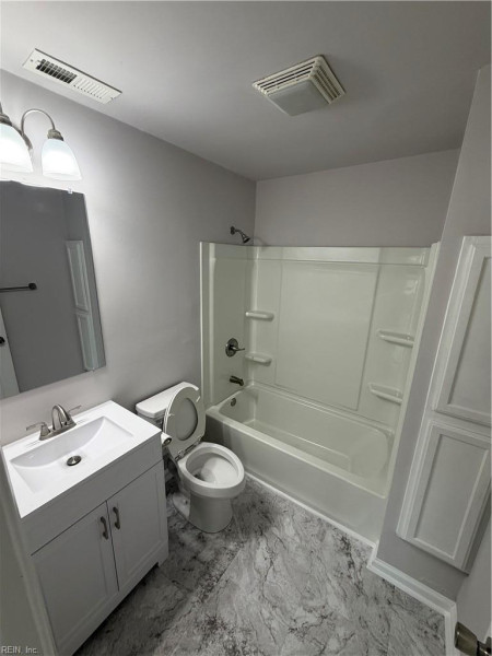 Photo 12 of 17 residential for sale in Portsmouth virginia
