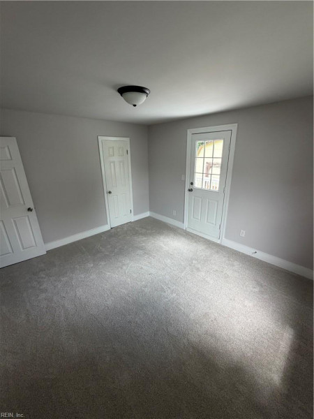 Photo 15 of 17 residential for sale in Portsmouth virginia