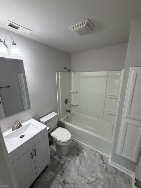 Photo 16 of 17 residential for sale in Portsmouth virginia