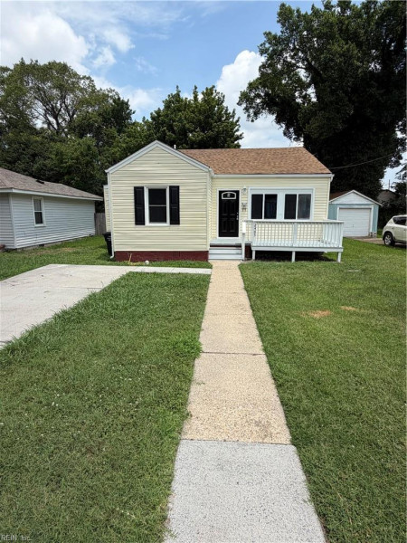 Photo 2 of 17 residential for sale in Portsmouth virginia