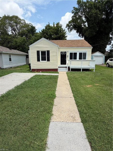 Photo 3 of 17 residential for sale in Portsmouth virginia