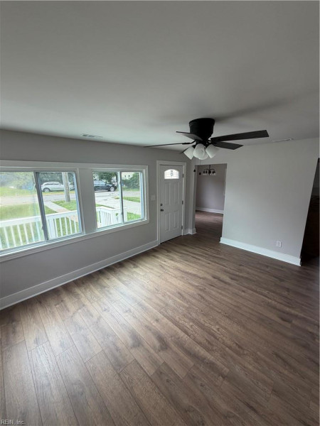 Photo 4 of 17 residential for sale in Portsmouth virginia