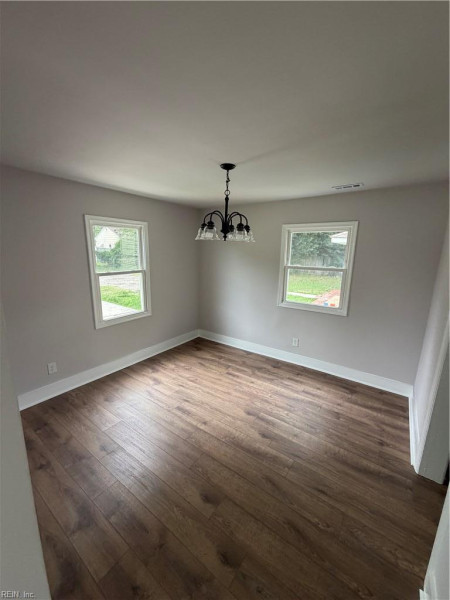 Photo 5 of 17 residential for sale in Portsmouth virginia