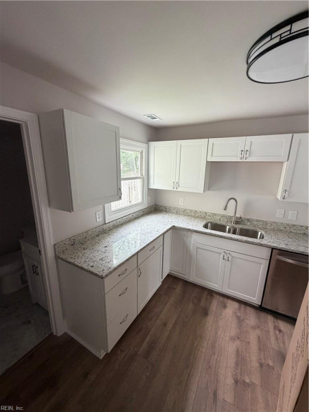 Photo 6 of 17 residential for sale in Portsmouth virginia