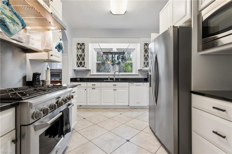 Photo 14 of 50 residential for sale in Norfolk virginia