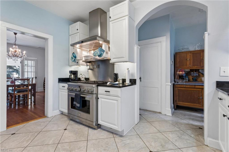 Photo 17 of 50 residential for sale in Norfolk virginia