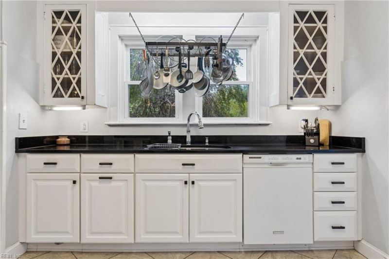 Photo 19 of 50 residential for sale in Norfolk virginia