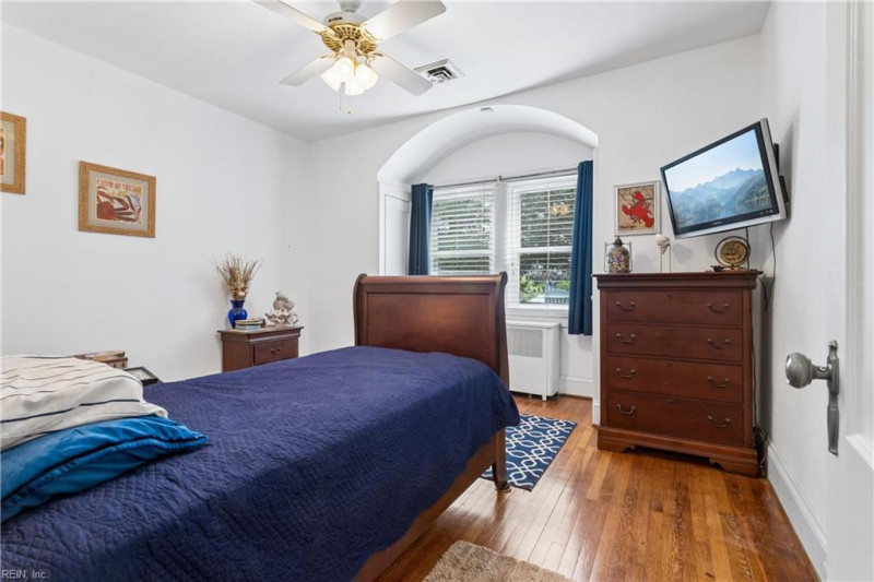 Photo 21 of 50 residential for sale in Norfolk virginia