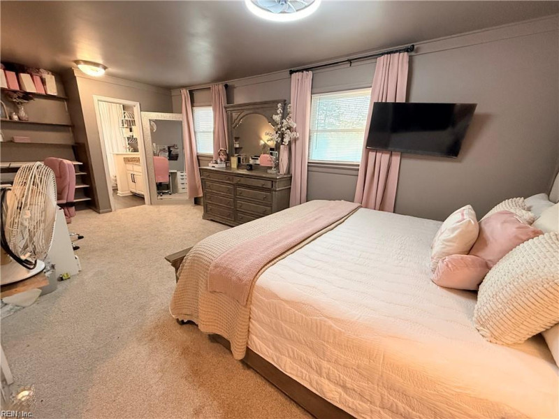 Photo 14 of 18 residential for sale in Chesapeake virginia