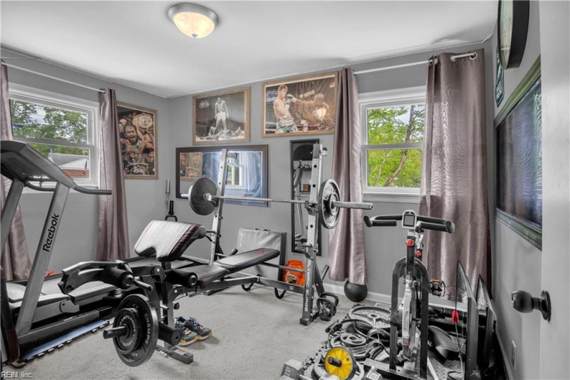 Photo 16 of 18 residential for sale in Chesapeake virginia
