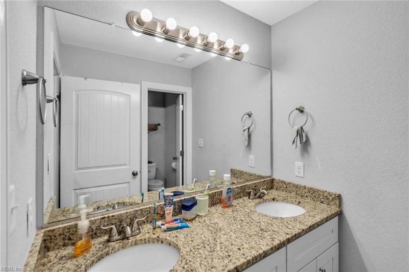 Photo 11 of 15 residential for sale in Norfolk virginia