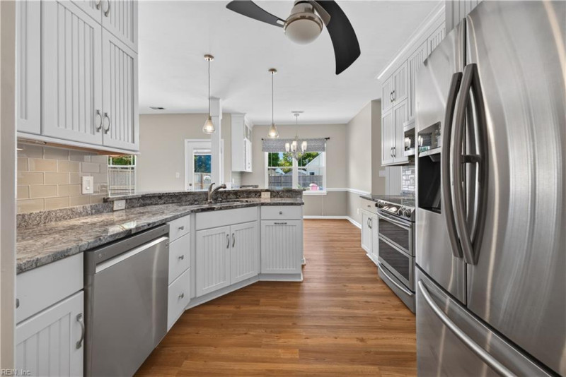 Photo 11 of 42 residential for sale in Virginia Beach virginia