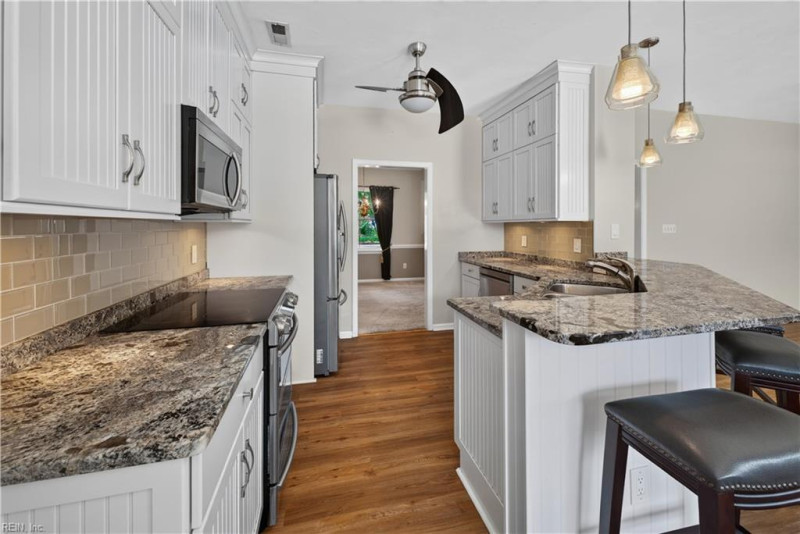 Photo 12 of 42 residential for sale in Virginia Beach virginia